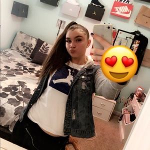 Meet your Posher, Daniellea